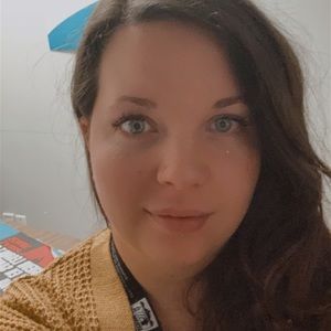 Meet your Posher, Joanie